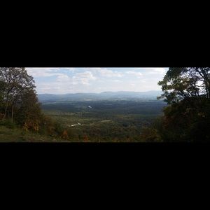 Meet your Posher, Leona